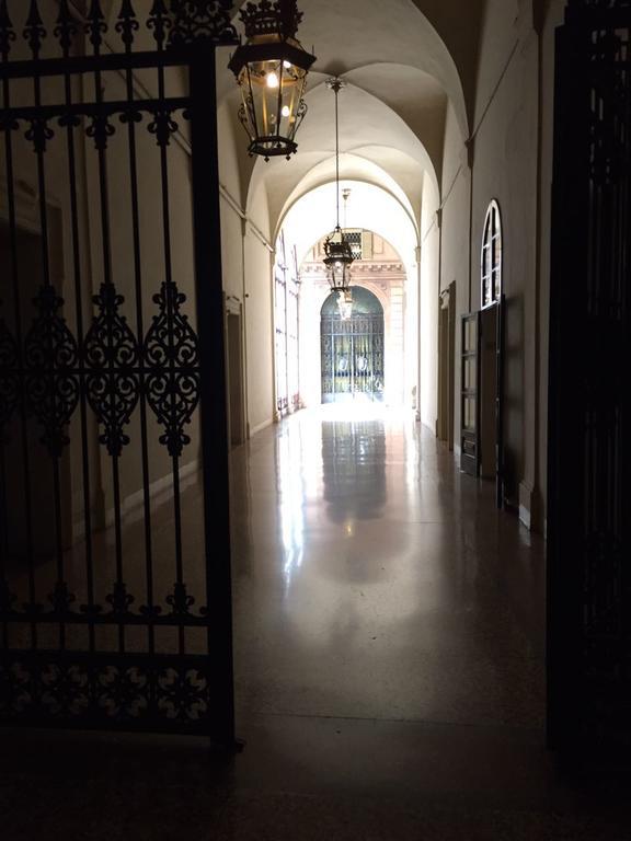 Palazzo Bargellini Panzacchi Apartments Bologna Luaran gambar