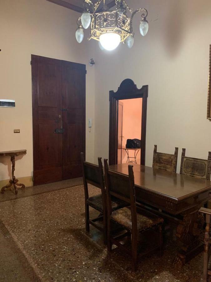 Palazzo Bargellini Panzacchi Apartments Bologna Luaran gambar